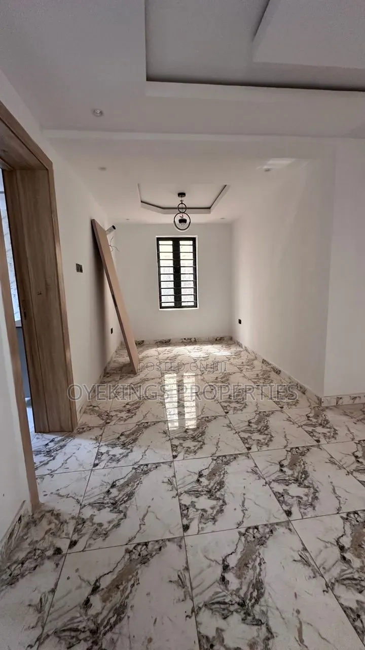 4bdrm Duplex in Adeoyo Gra for sale