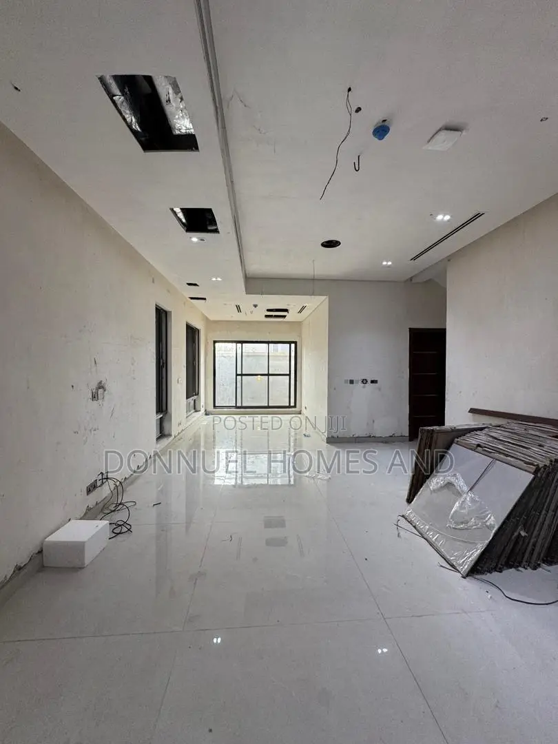 6bdrm Duplex in Ikot Abasi for sale