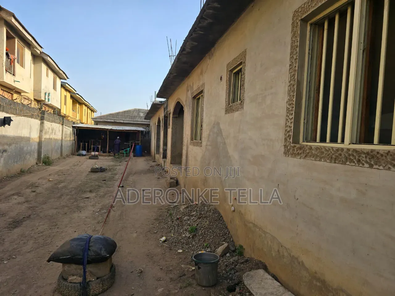 3bdrm Block of Flats in Alagbado for sale