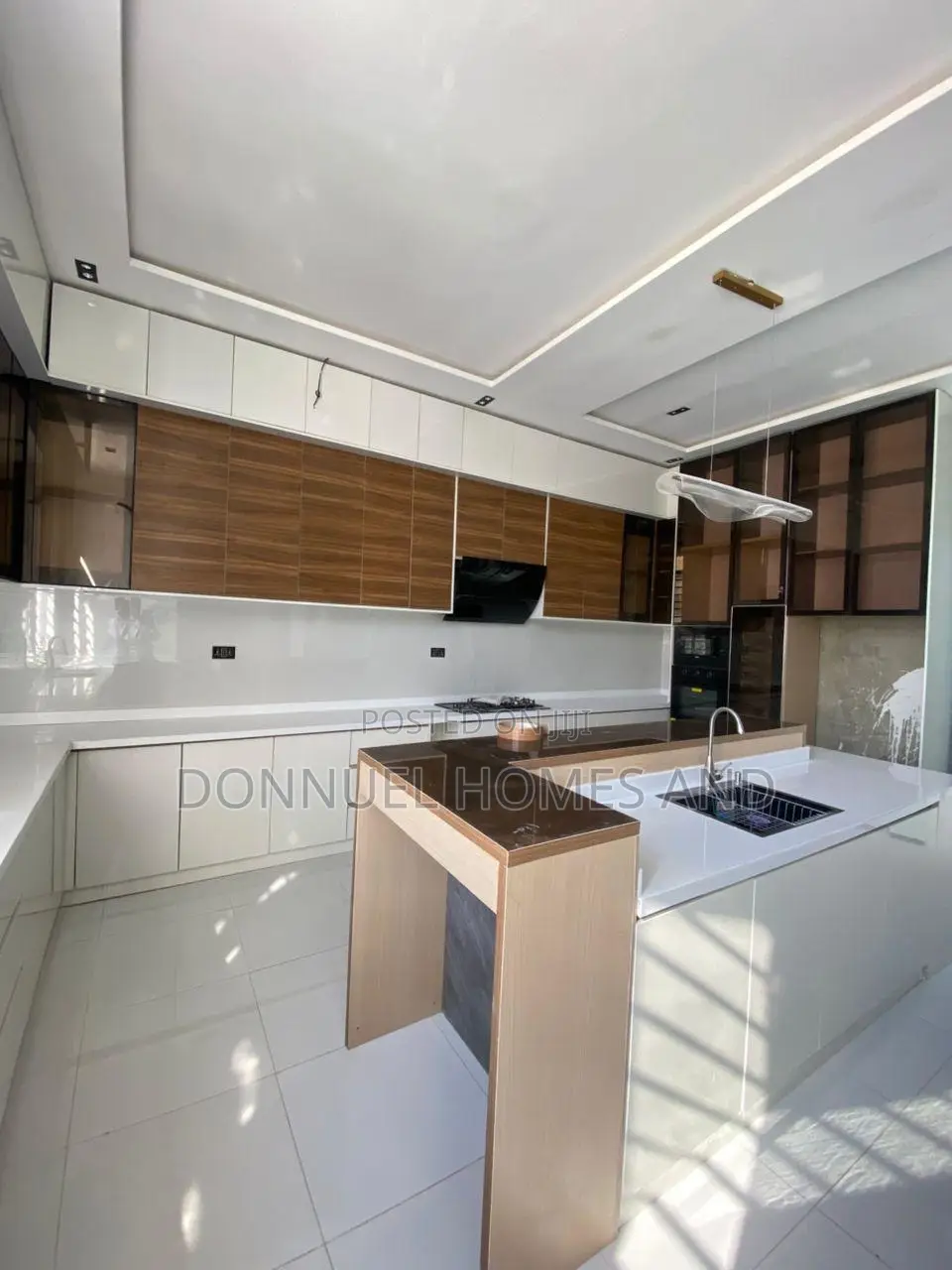 5bdrm Duplex in Lekki Expressway for sale