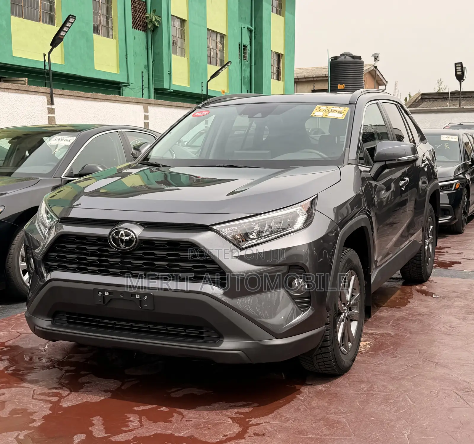 Toyota RAV4 XLE 2022 Gray