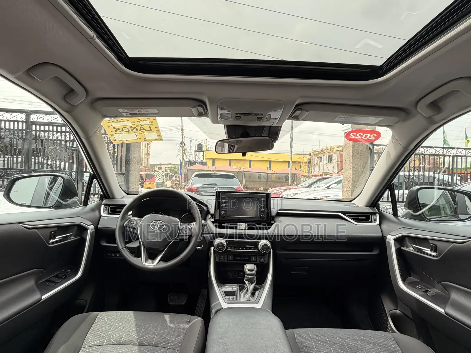 Toyota RAV4 XLE 2022 Gray