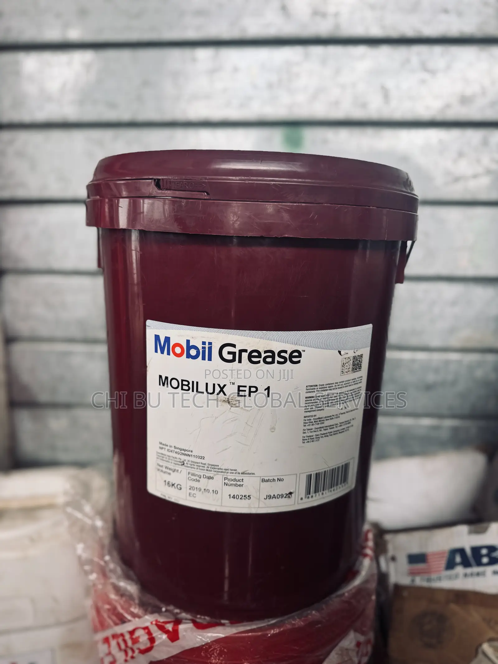 Mobilgrease XHP 222 Industrial Grease.