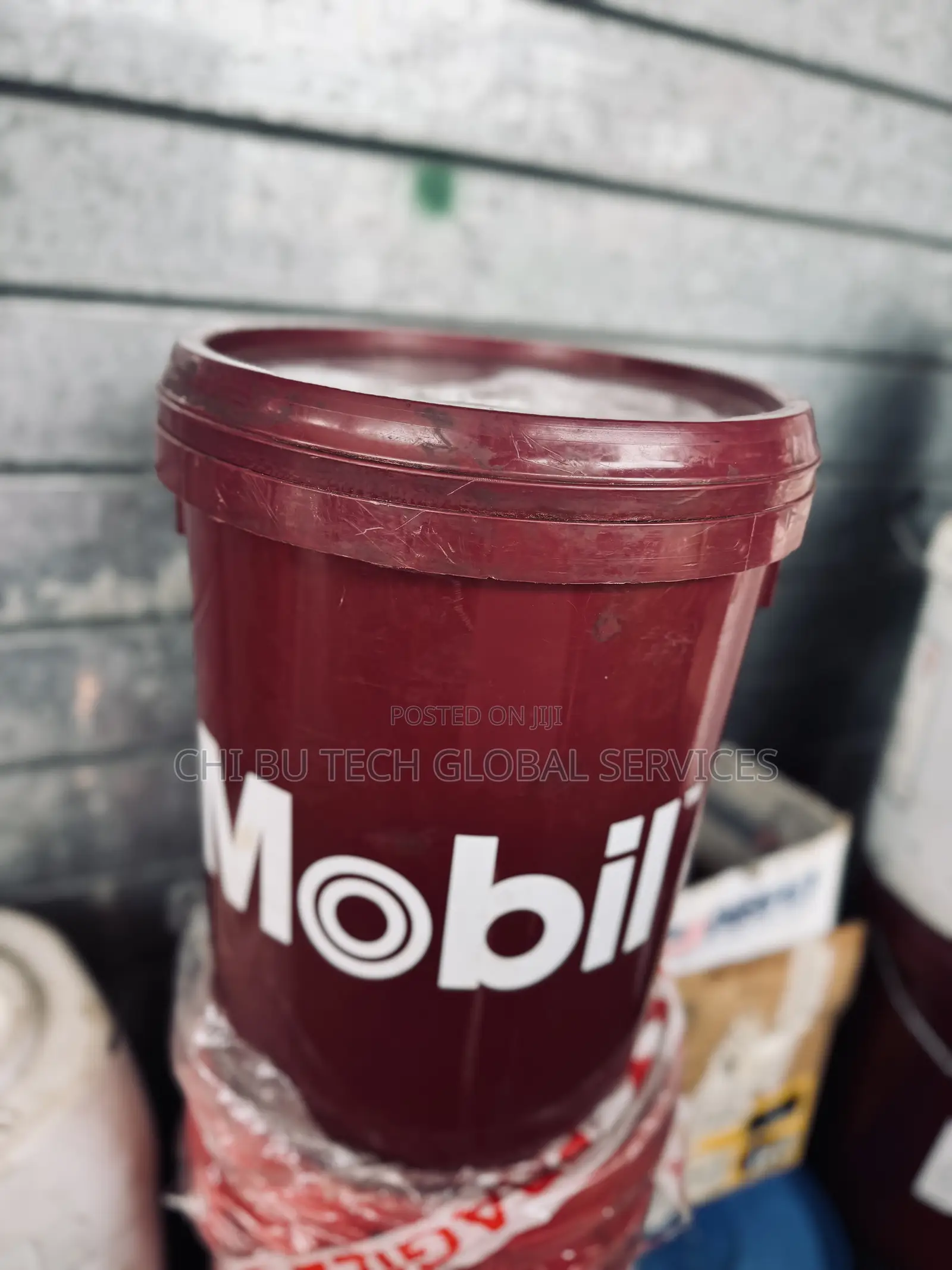 Mobilgrease XHP 222 Industrial Grease.