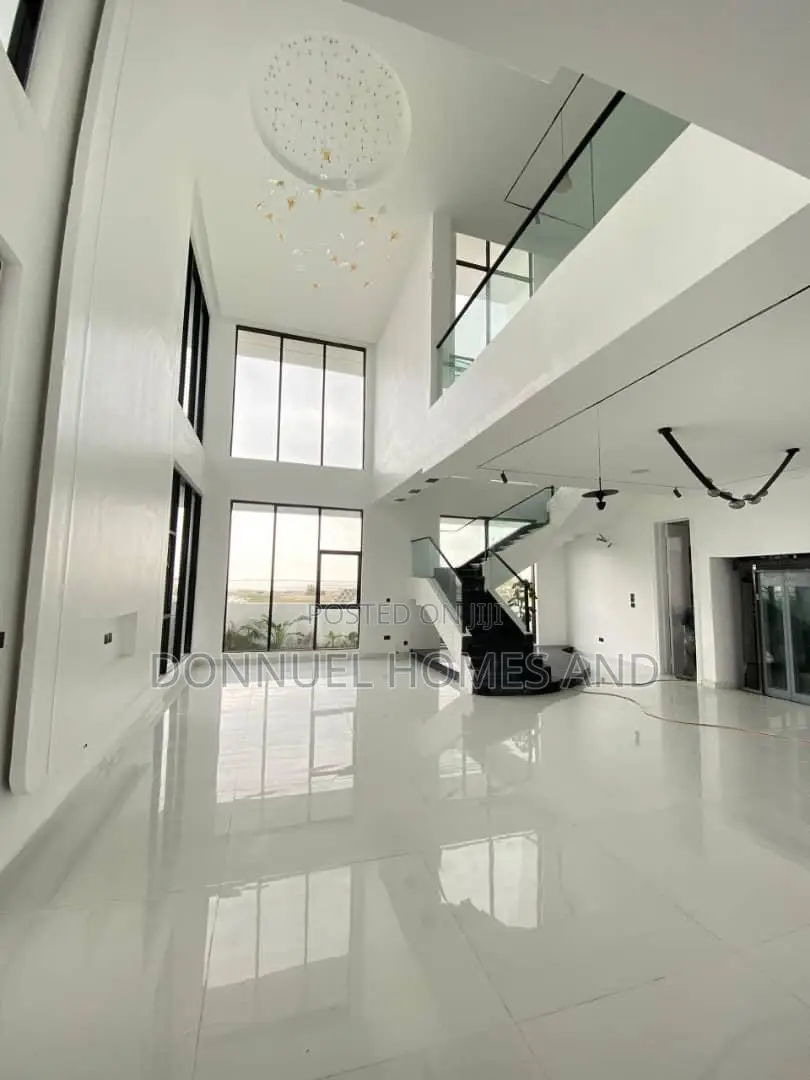 5bdrm Duplex in Osapa london for sale