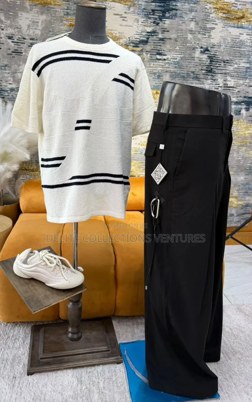 *Original Loewe Top Available in Store  M —— XXL Top
