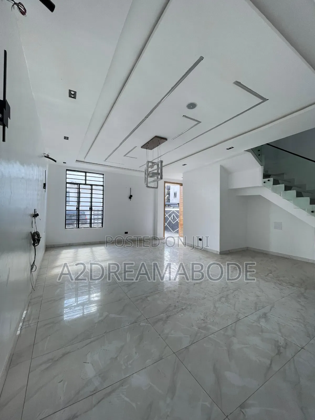 4bdrm Duplex in Chevron for sale