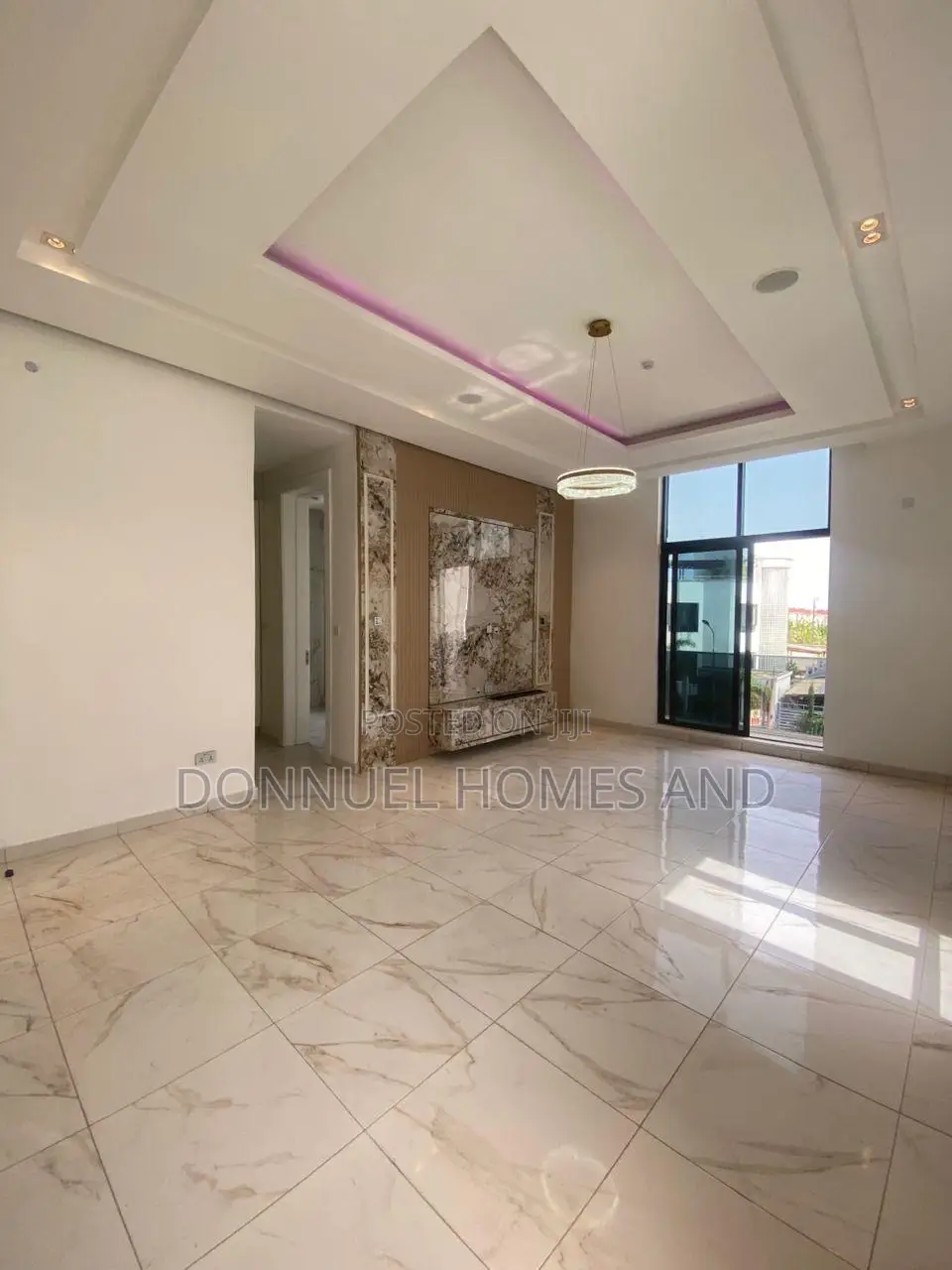 5bdrm Duplex in Osapa london for sale