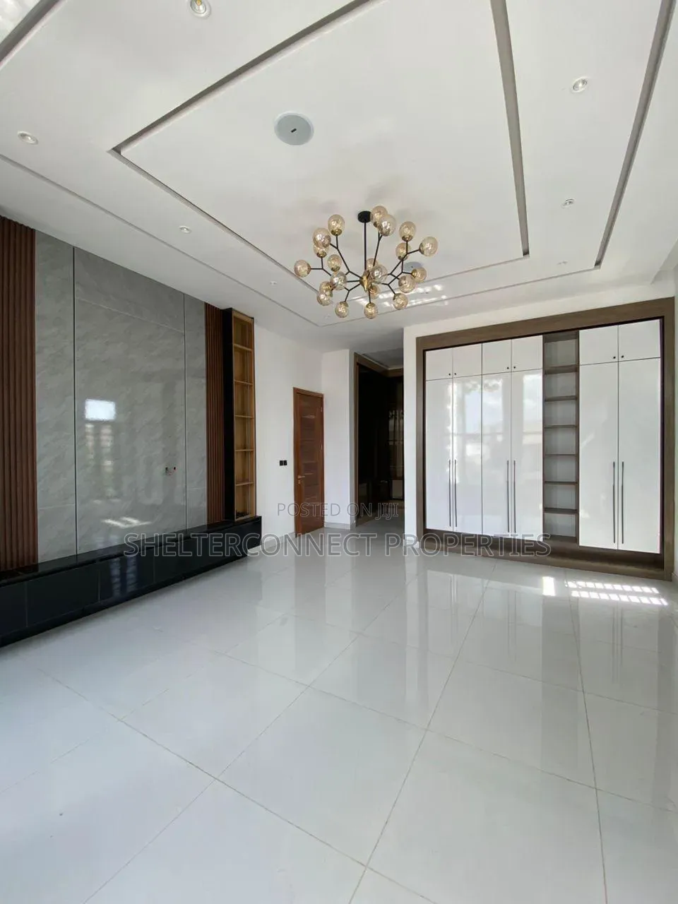 5bdrm Duplex in Ikota for sale