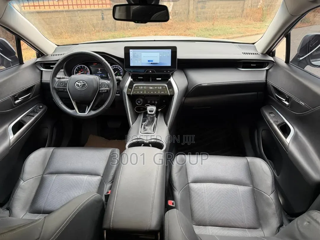 Toyota Venza XLE AWD 2023 White