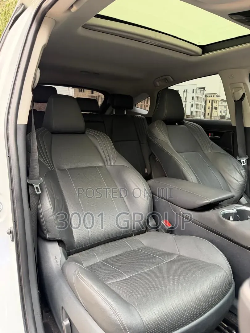 Toyota Venza XLE AWD 2023 White