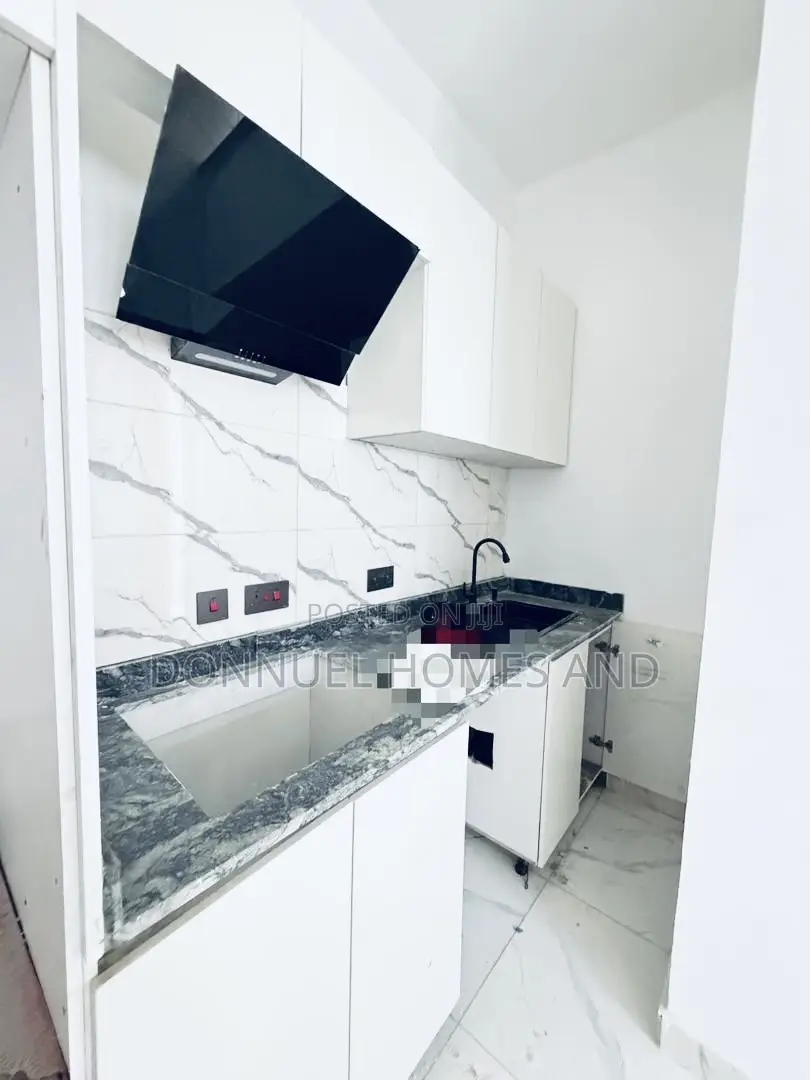 1bdrm Apartment in Lekki Expressway for sale