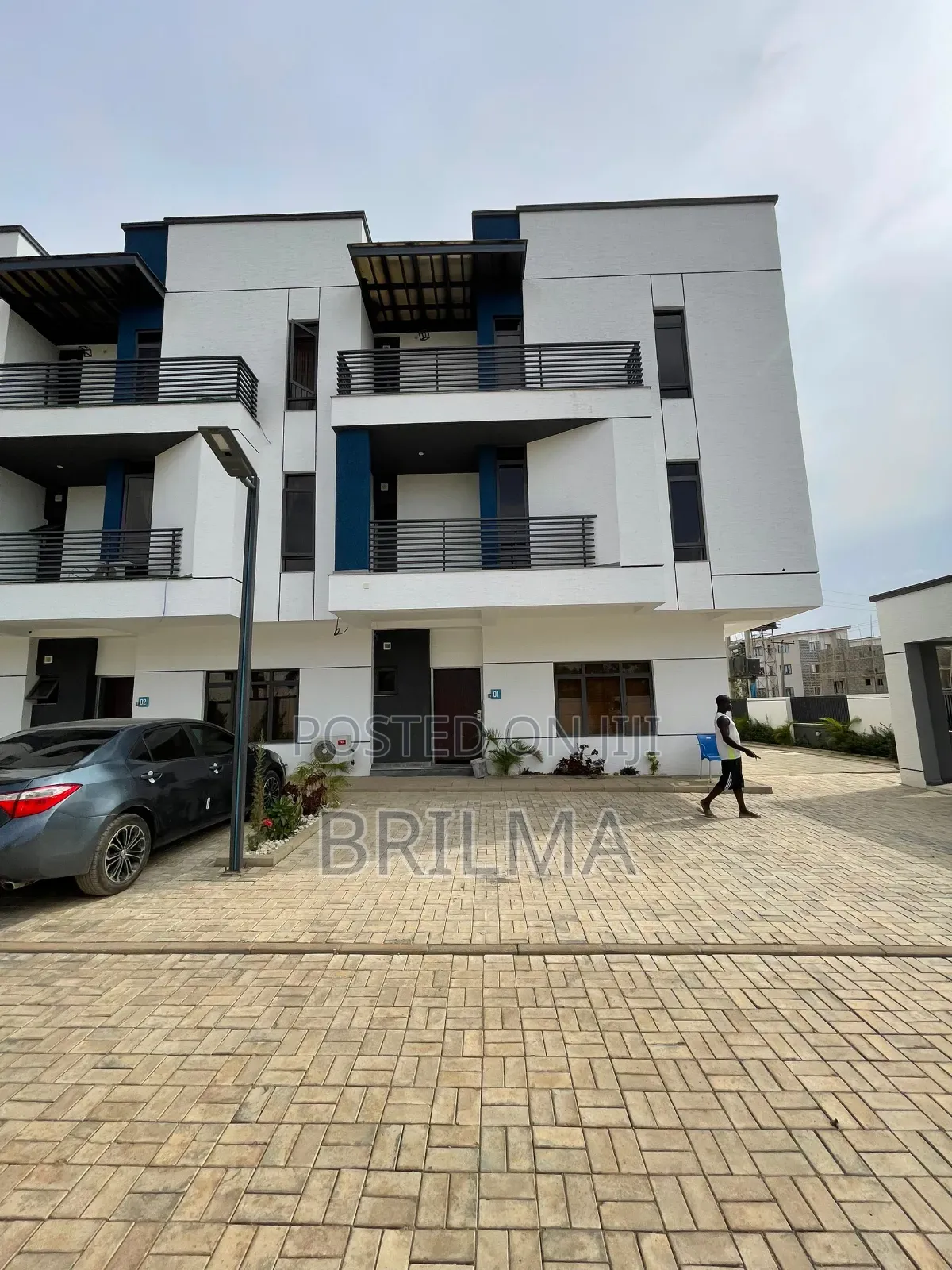 5bdrm Duplex in Dakibiyu for sale