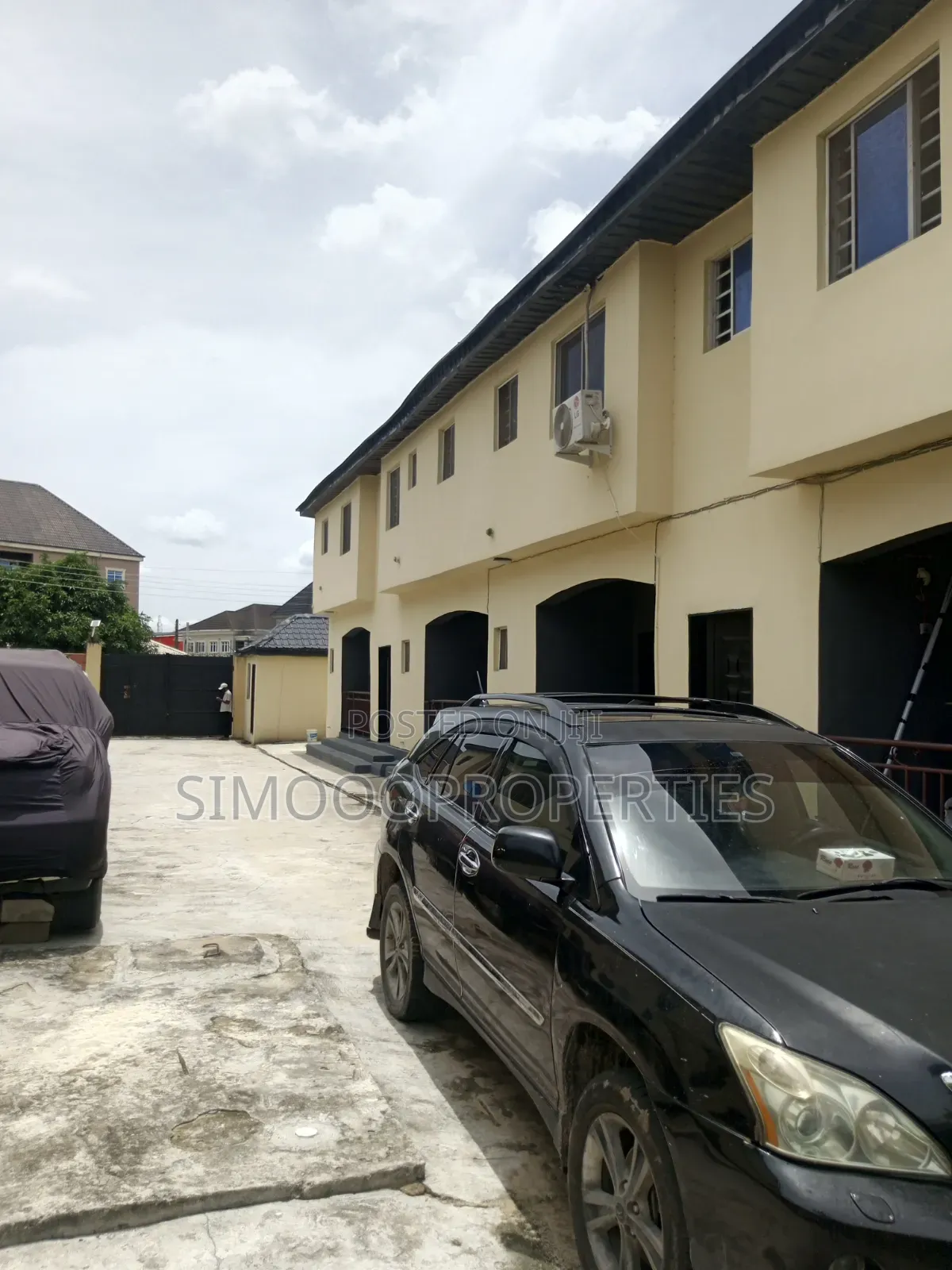 2bdrm Block of Flats in Ogunfayo Bus Stop,, Awoyaya for rent