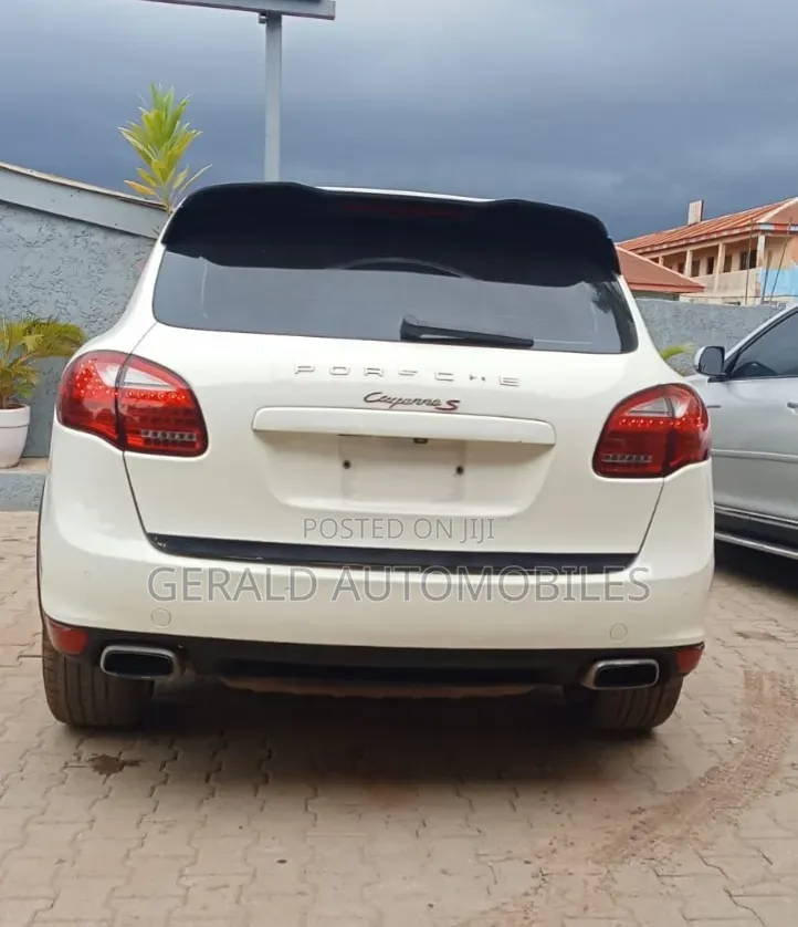 Porsche Cayenne S 2010 White