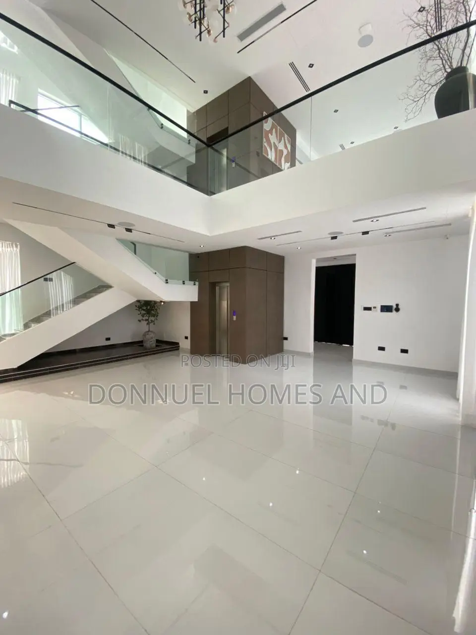 5bdrm Duplex in Ikate for sale