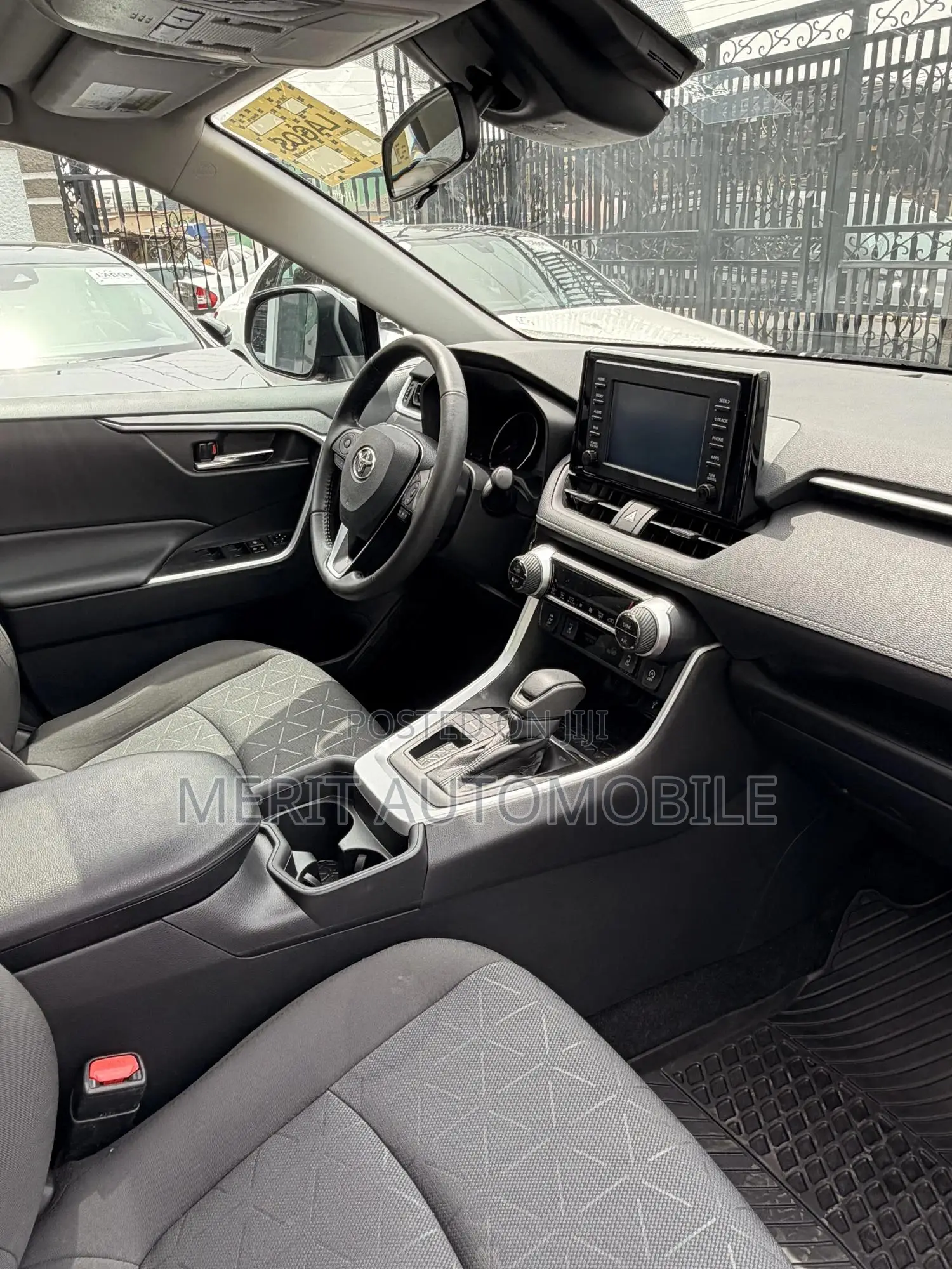 Toyota RAV4 XLE 2022 Gray
