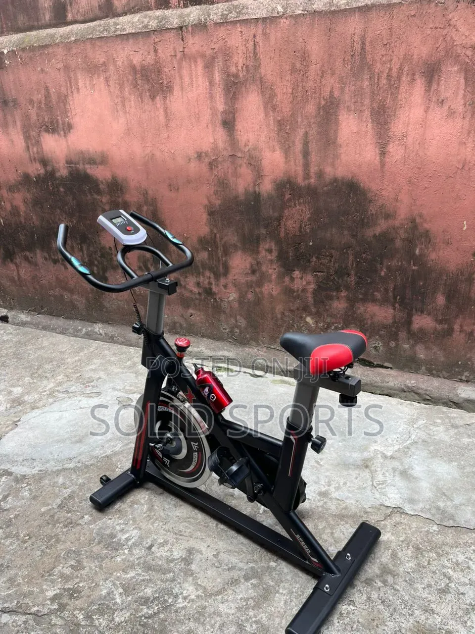 Exercise Bike With Water Bottle Payment on Delivery