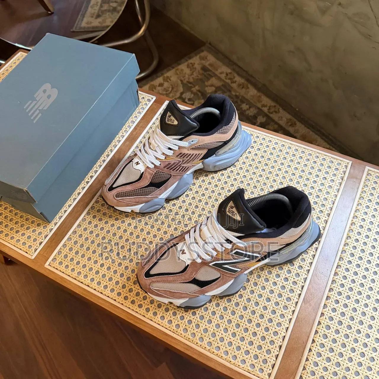 Mini Flex Trainers (Earth Tone)
/ Buy One Get a Free Sock