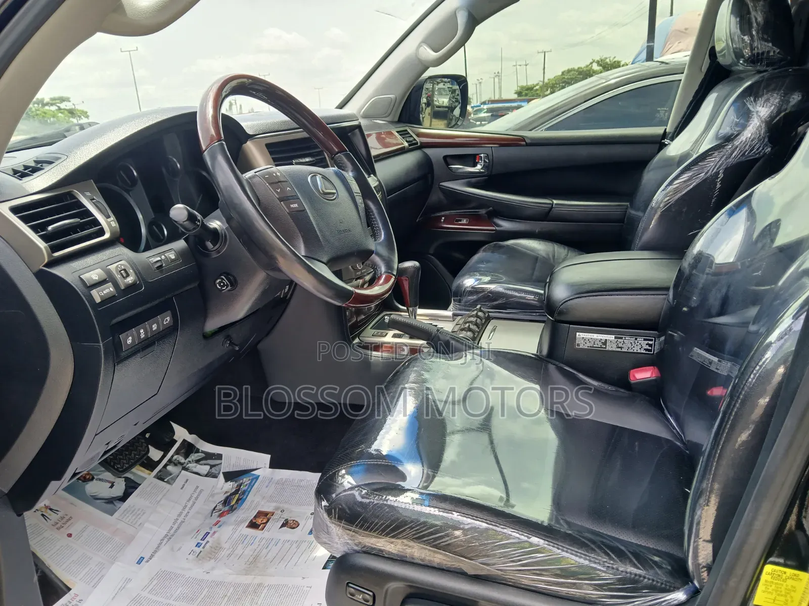 Lexus LX 570 (5 seats) AWD 2015 Black