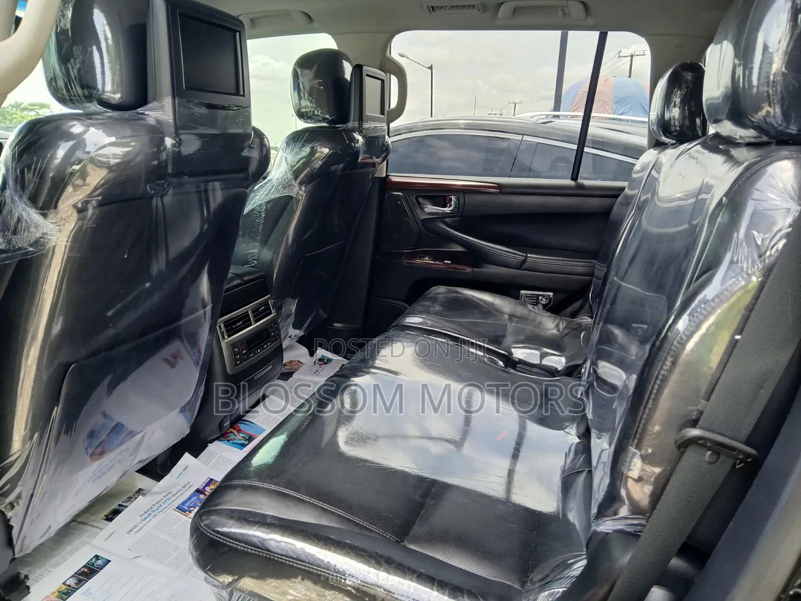 Lexus LX 570 (5 seats) AWD 2015 Black