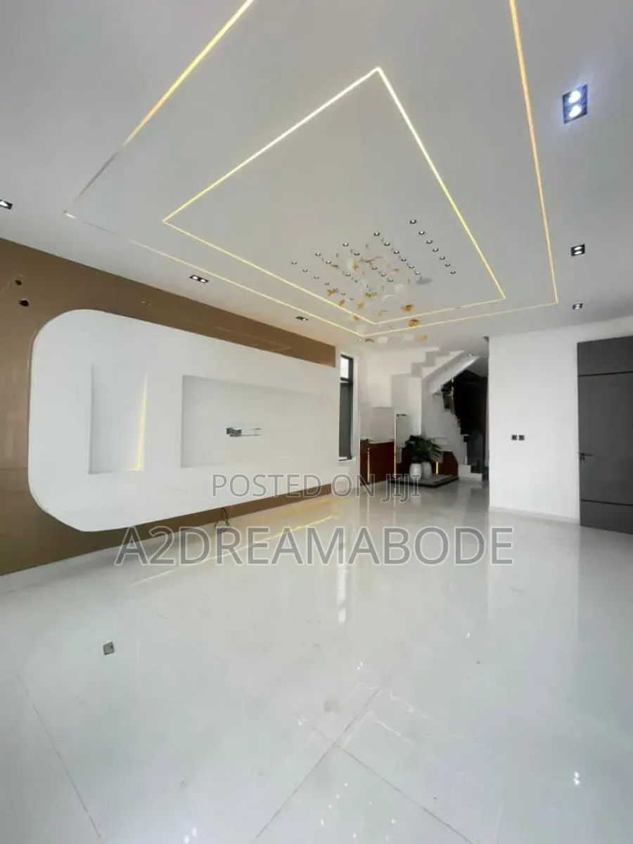 4bdrm Duplex in Ikota Gra for sale