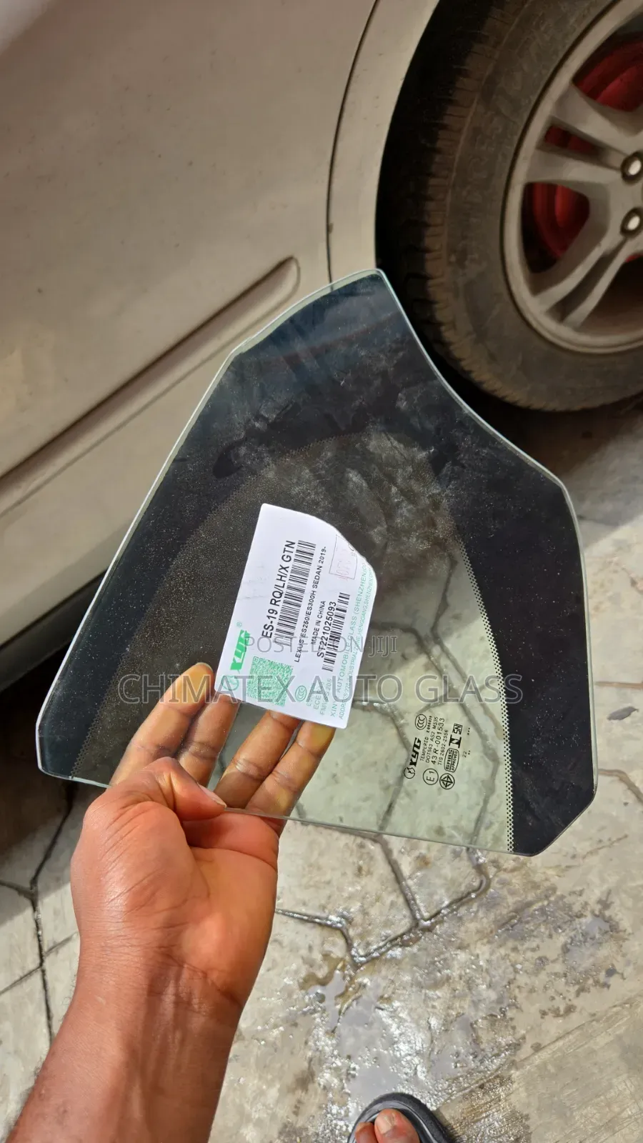 Lexus Es350 2022 Rear Door Vent Glass Available at Chimatex