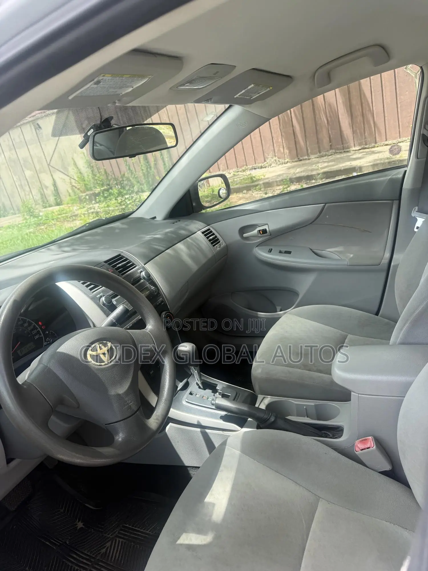 Toyota Corolla LE 4dr Sedan (1.8L 4 cyl 4A) 2009 Silver