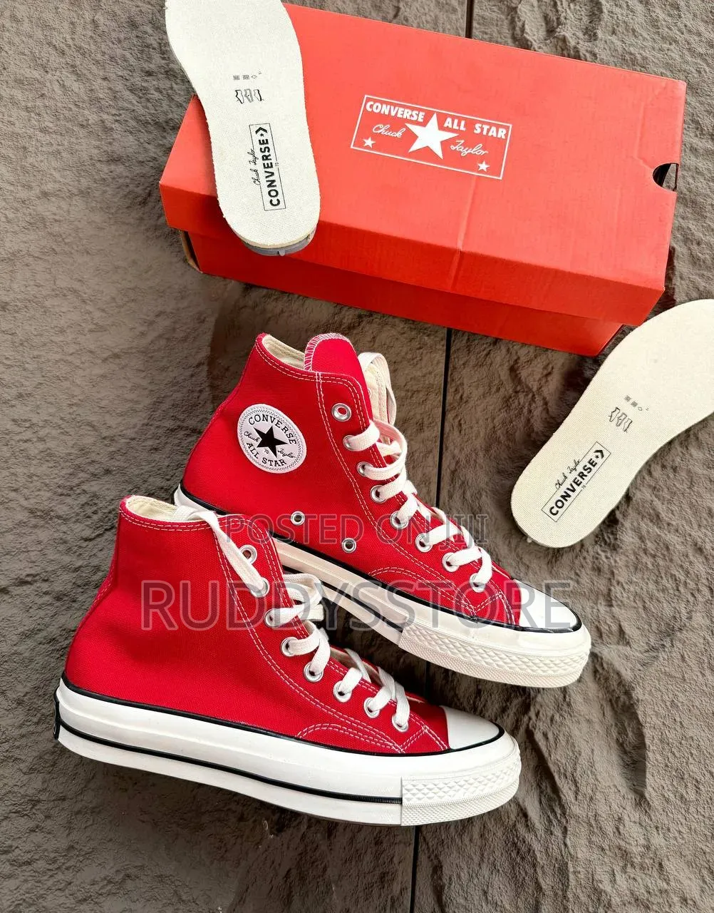 Red Flame High-Top Sneakers / Buy One Get a Free Sock