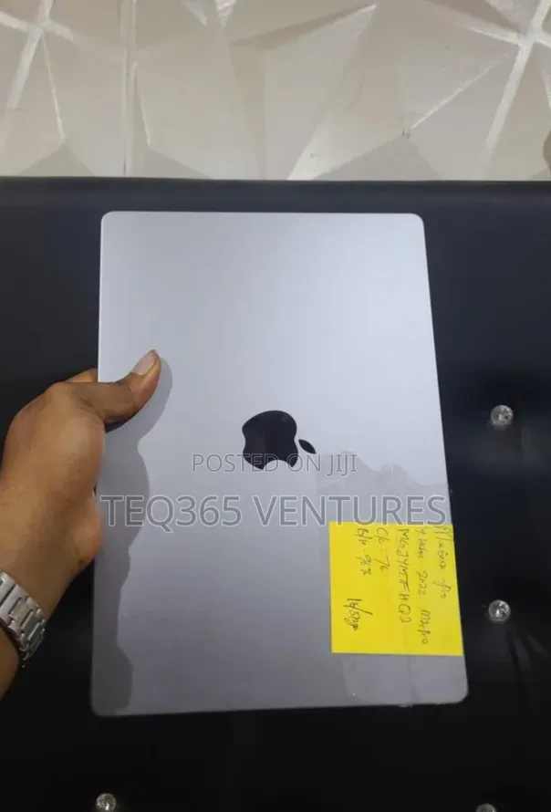 Laptop Apple MacBook Pro 2023 M2 Pro 14-inch 16GB Apple M2 SSD 1T