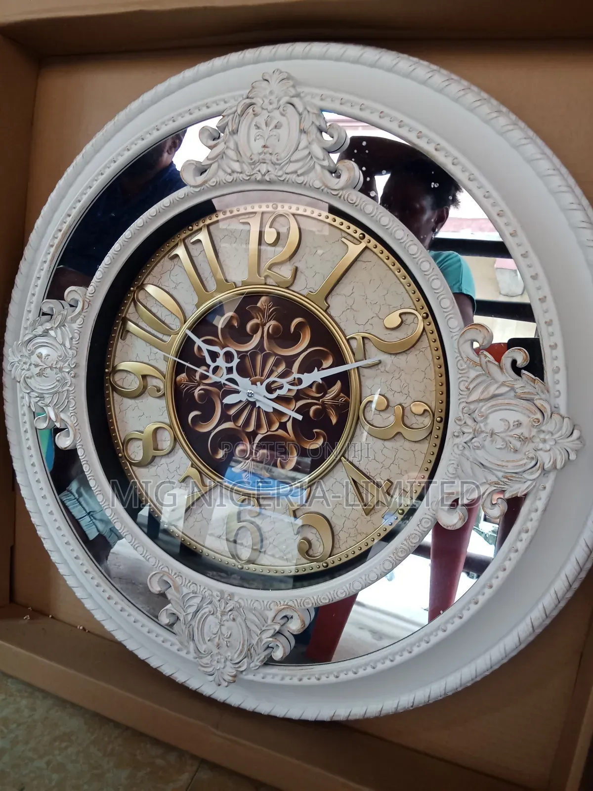 European Vintage Royal White Circle Large Clock