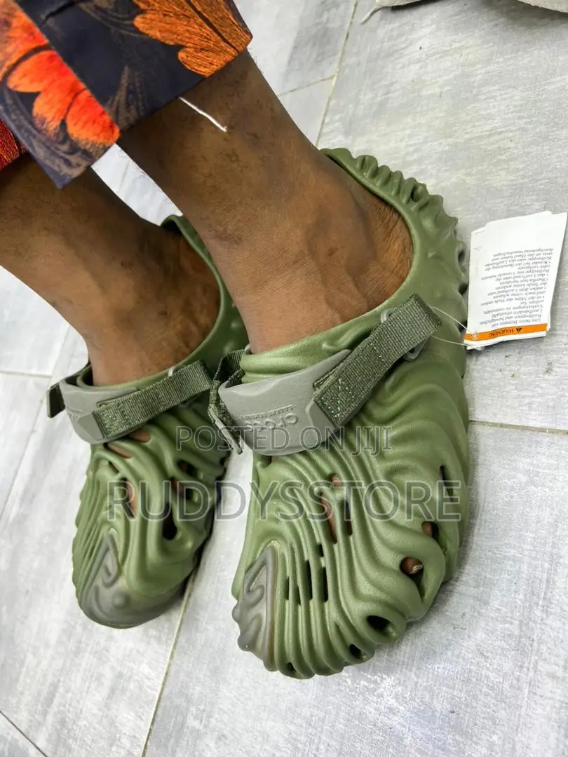 Crocs Pollex Clog – Bold Sculpted Comfort With Iconic Street Style