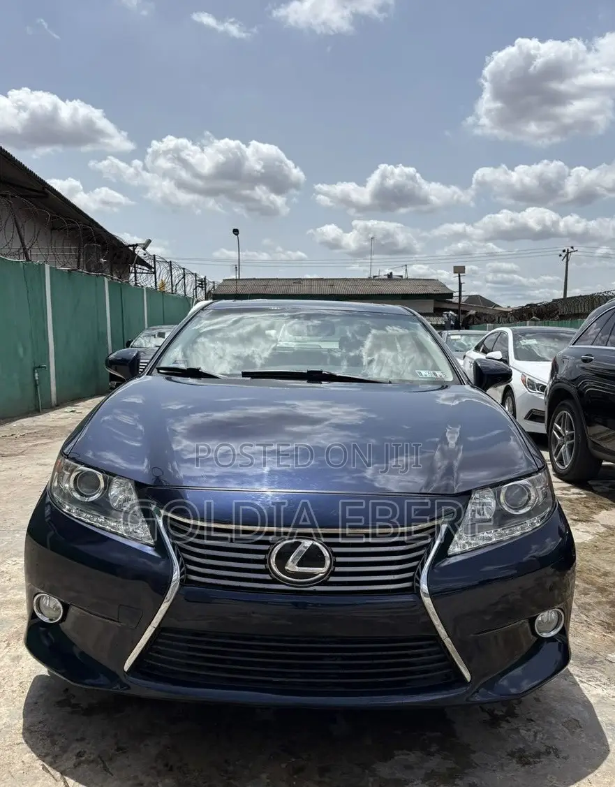 Lexus ES 2013 Blue