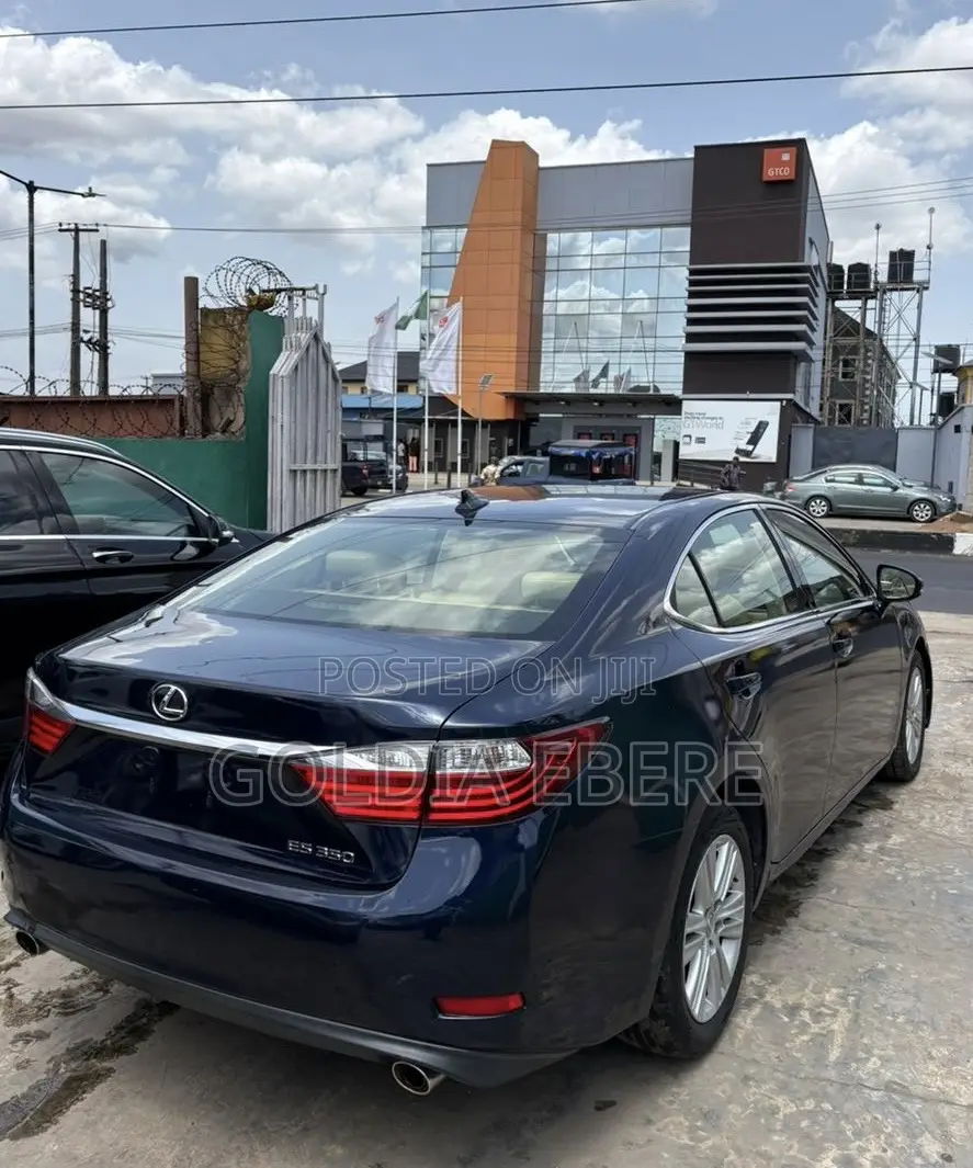 Lexus ES 2013 Blue