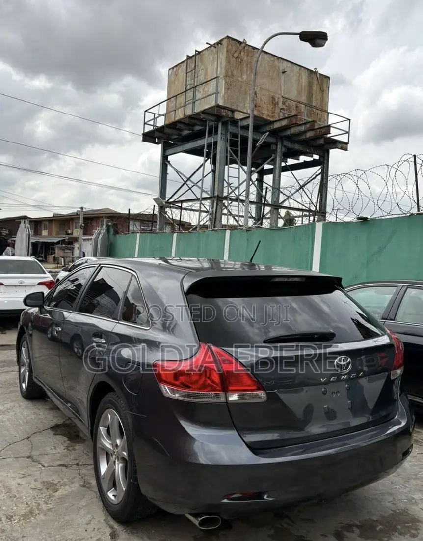 Toyota Venza 2011 Gray