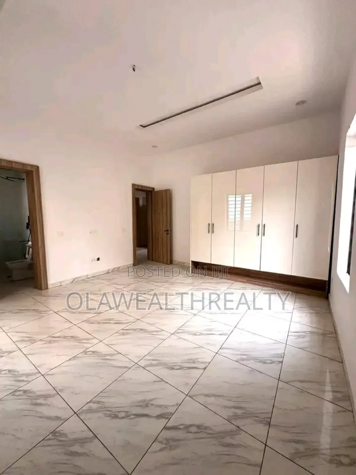 7bdrm Duplex in Gwarinpa for sale