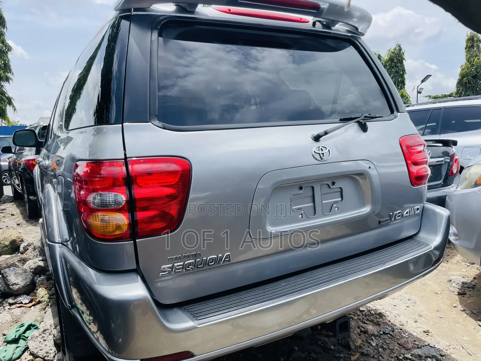 Toyota Sequoia Limited 4dr SUV 4WD (4.7L 8cyl 4A) 2004 Gray