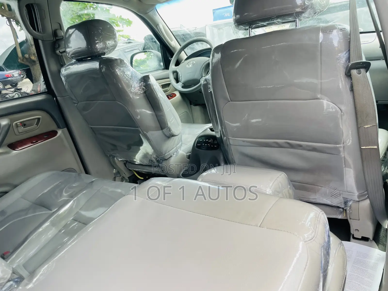 Toyota Sequoia Limited 4dr SUV 4WD (4.7L 8cyl 4A) 2004 Gray