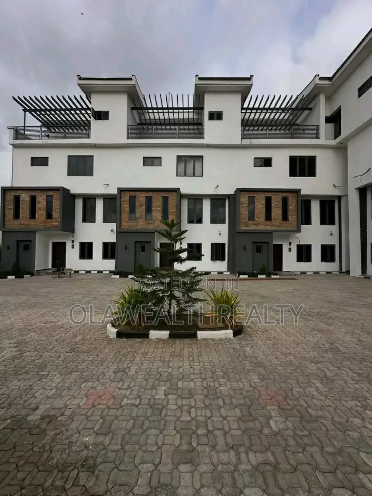 4bdrm Duplex in Jahi for sale
