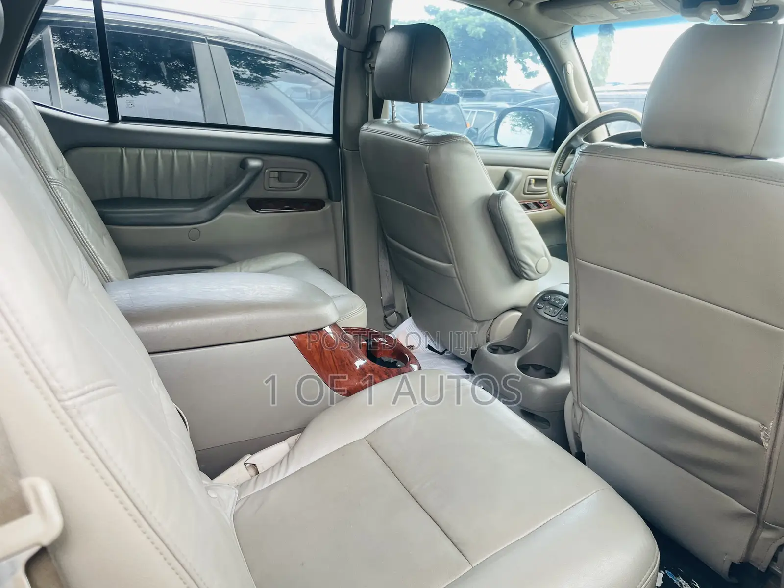 Toyota Sequoia Limited 4dr SUV 4WD (4.7L 8cyl 4A) 2004 White