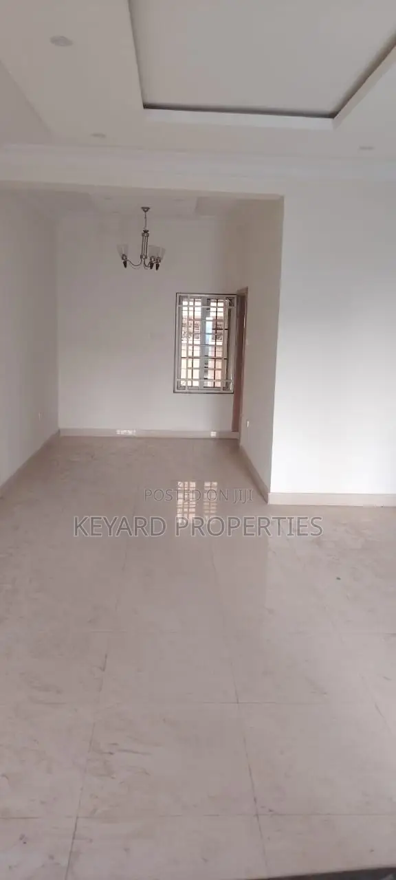 3bdrm Townhouse / Terrace in Jabi for rent