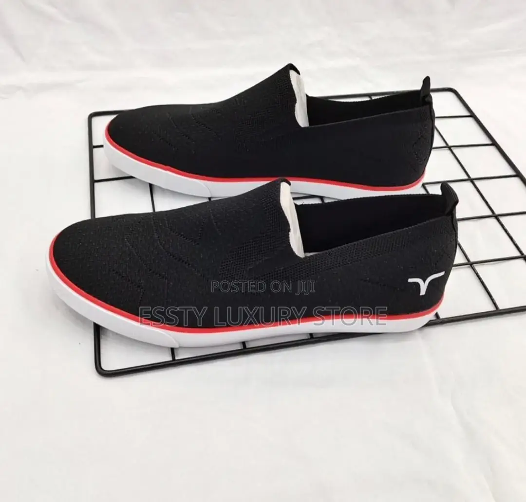 Quality Luxury Men Stock Sneaker