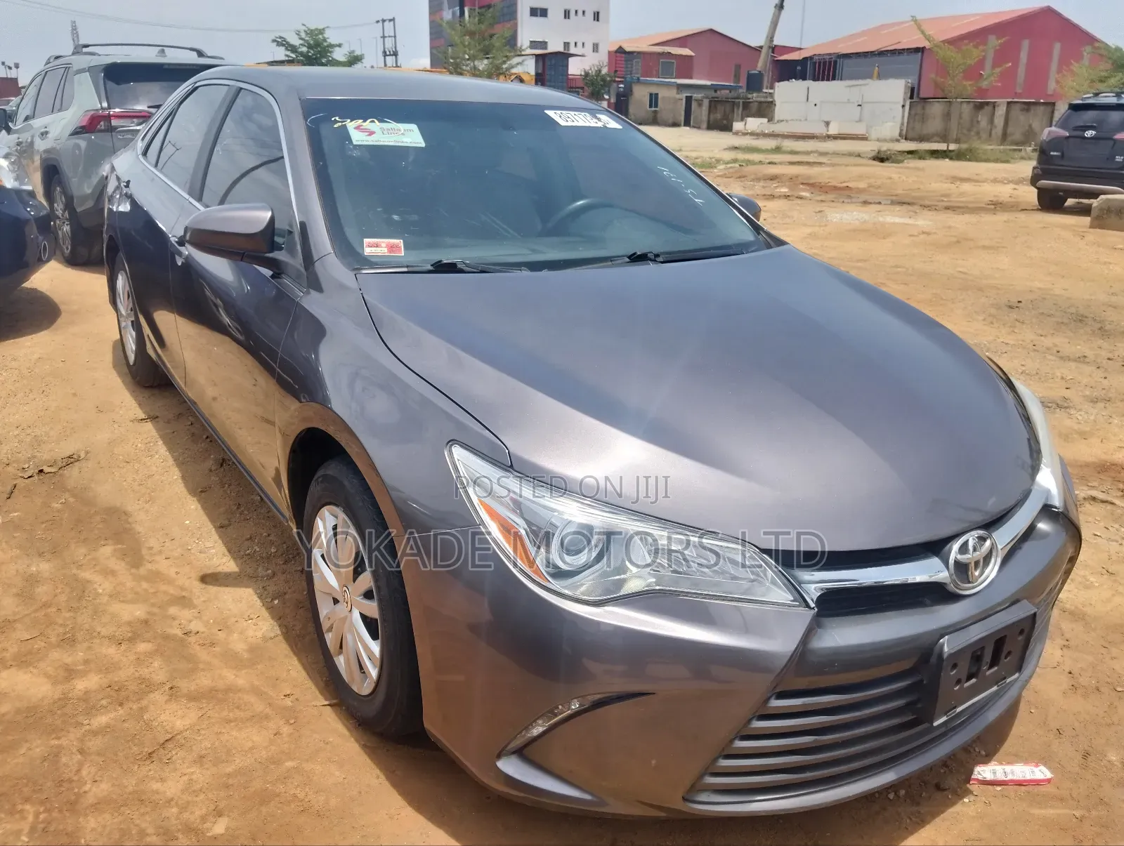 Toyota Camry LE 4dr Sedan (2.5L 4cyl 6A) 2015 Gray