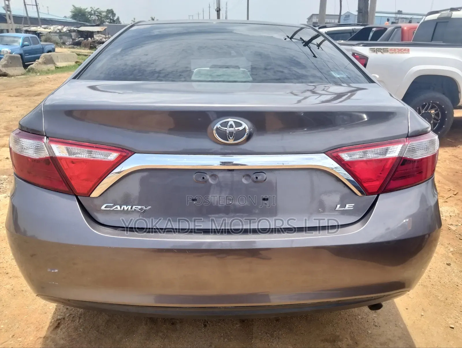 Toyota Camry LE 4dr Sedan (2.5L 4cyl 6A) 2015 Gray