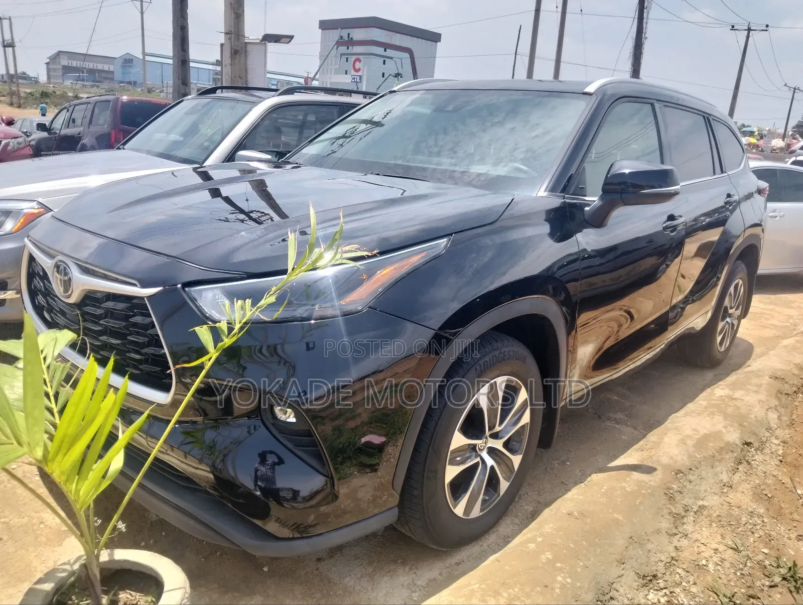 Toyota Highlander XLE 2022 Black