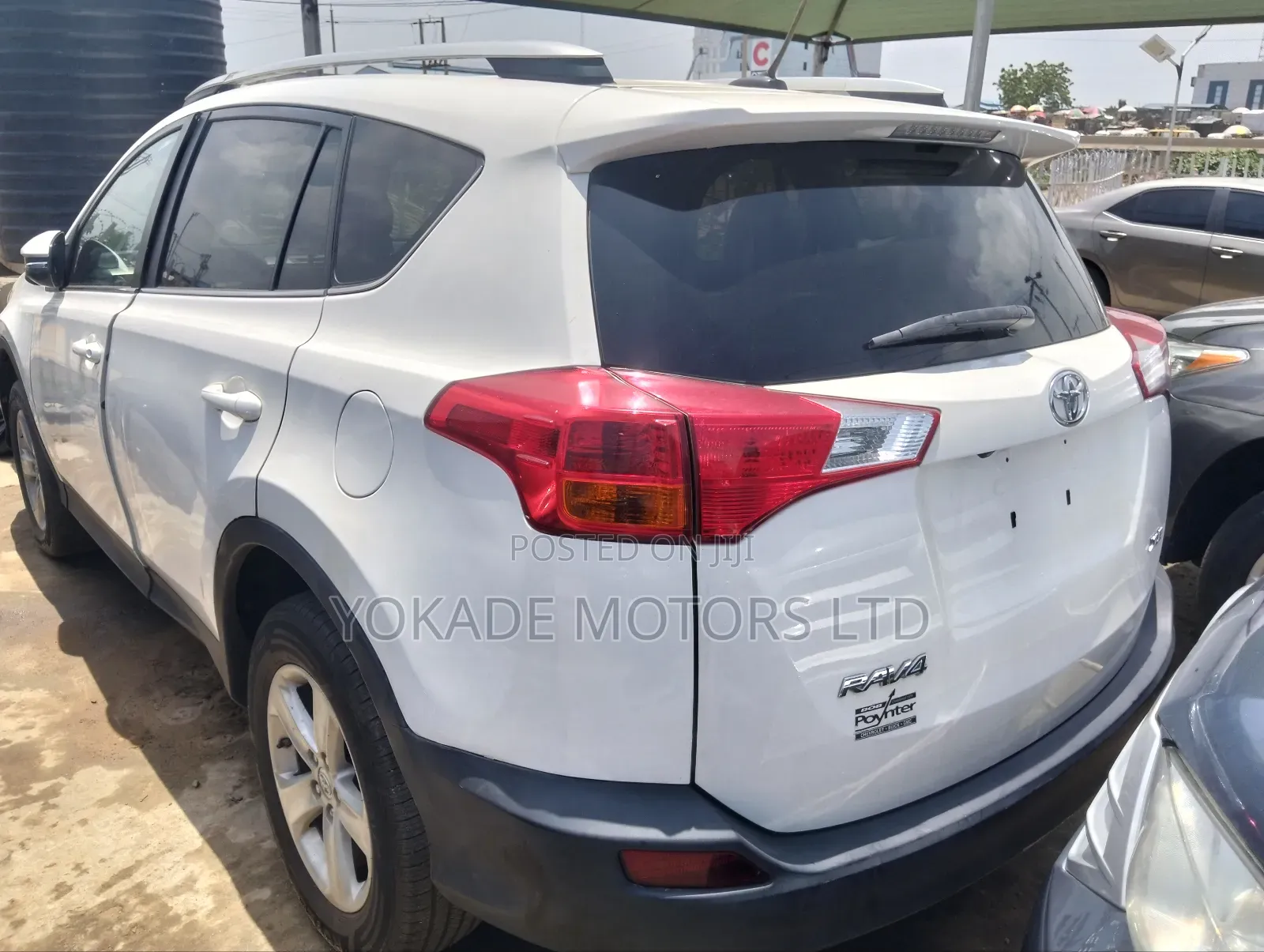 Toyota RAV4 XLE 4dr SUV (2.5L 4cyl 6A) 2014 White