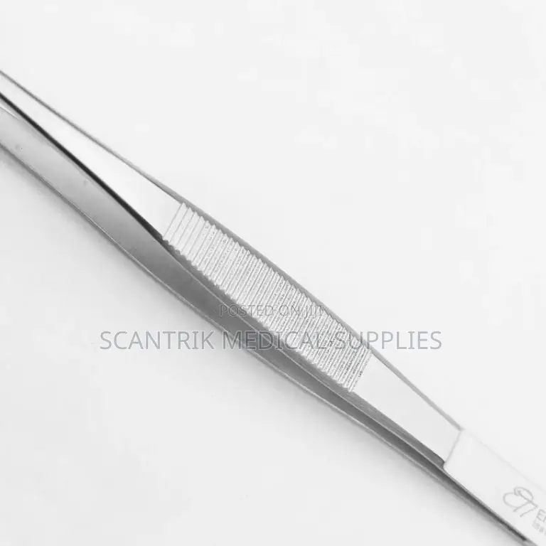 Lightweight College Tweezer for Easy Clinical Handling