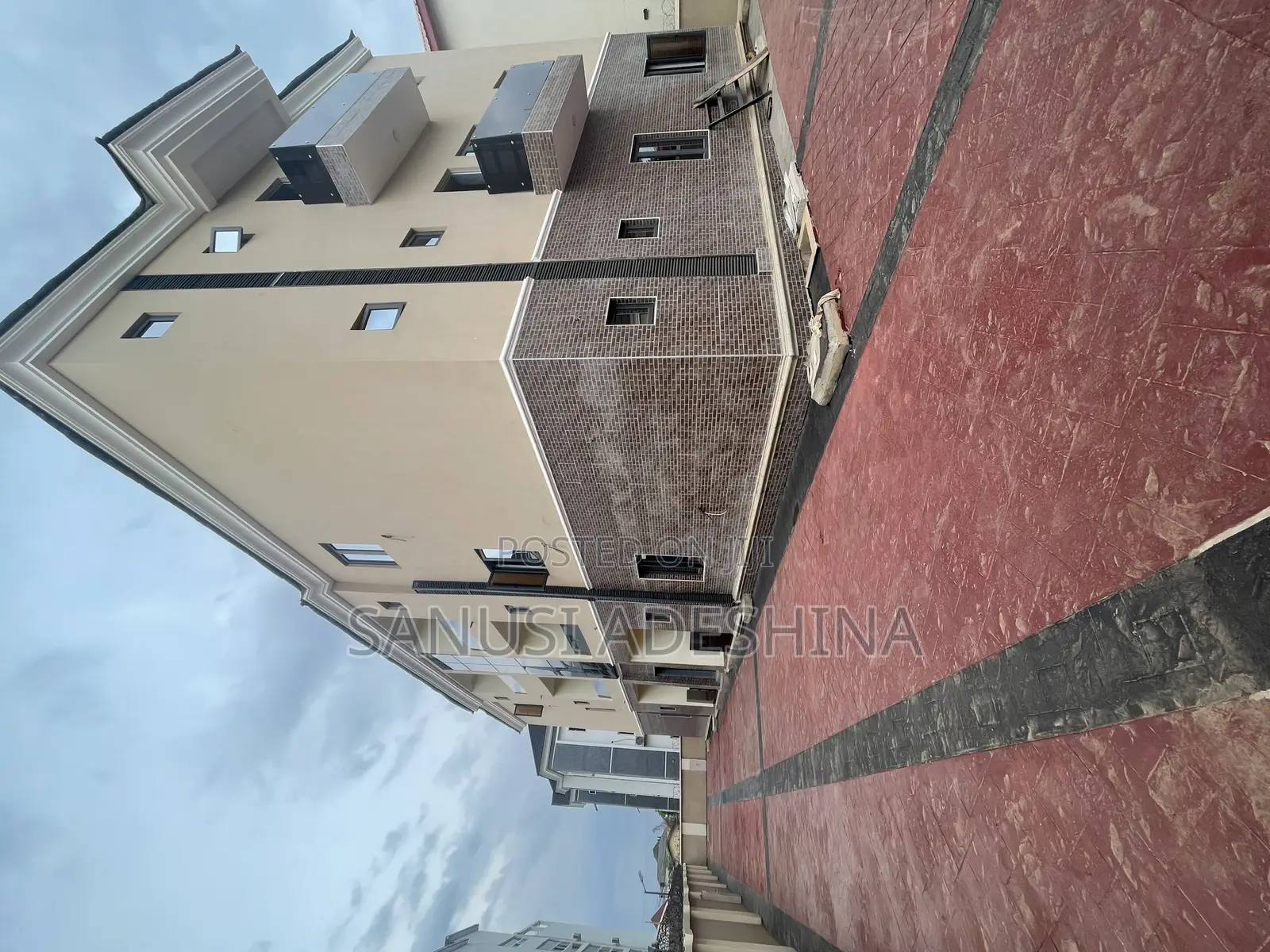 3bdrm Block of Flats in Mabushi Fct Abuja for sale