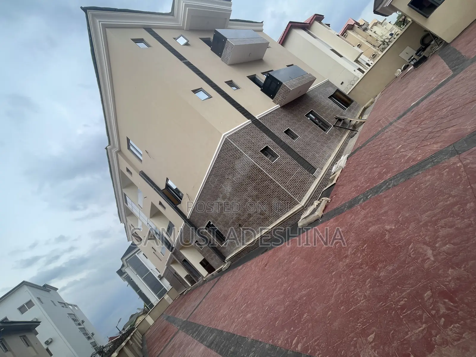 3bdrm Block of Flats in Mabushi Fct Abuja for sale