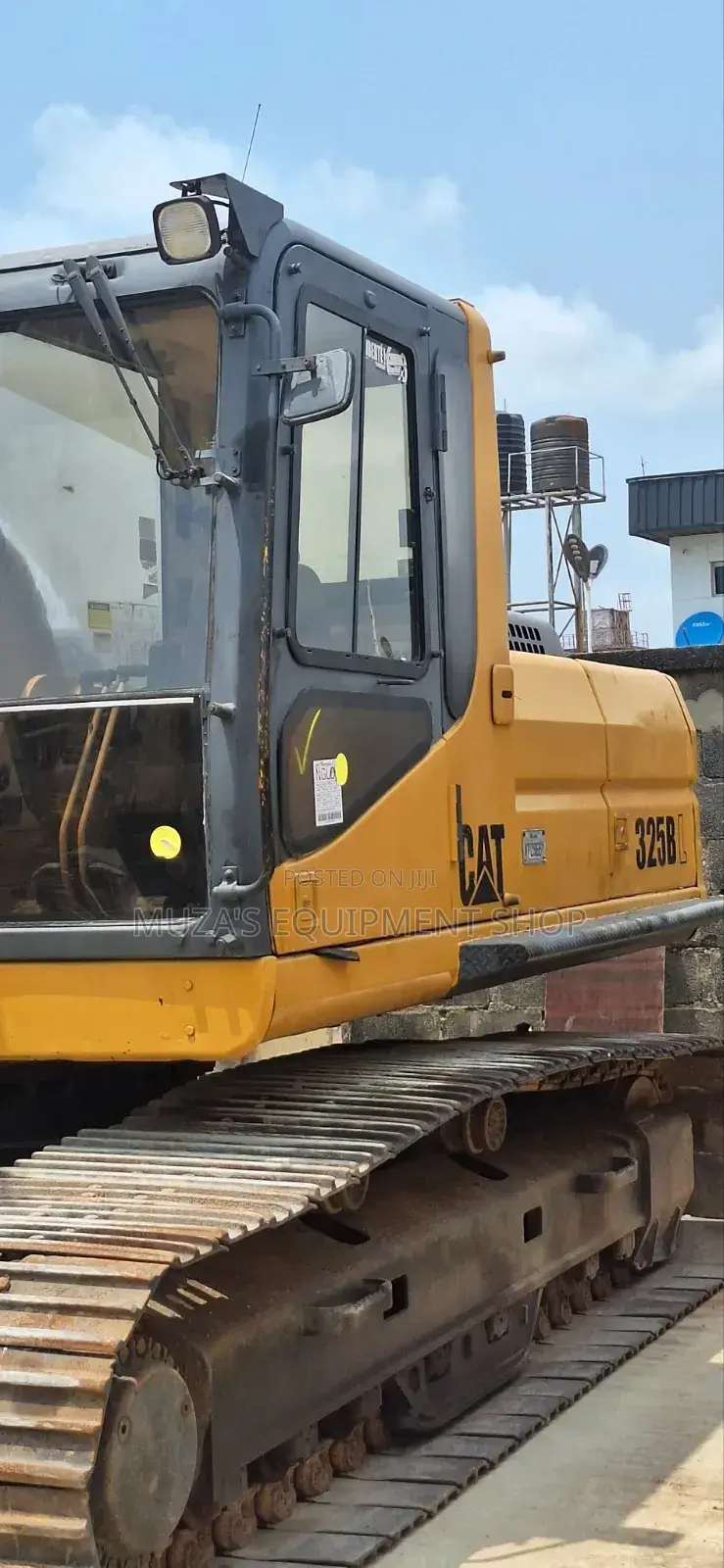 Caterpillar 325 Bl for Sale. Price: 165 Million
